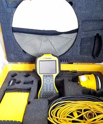 Trimble-SPS985-with-TSC3.jpg